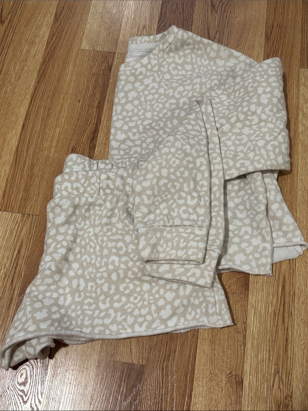 Colsie Cream Leopard Pajama Set